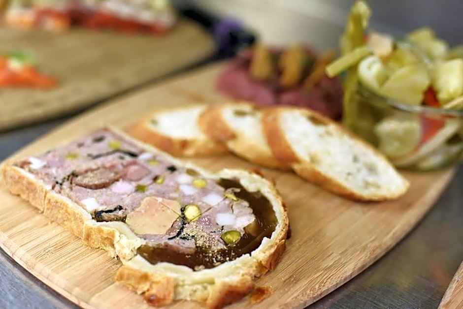 Logis Hôtel - Restaurant Maison Claude Darroze