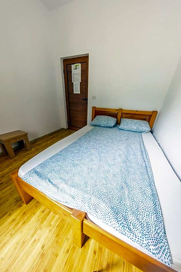 Route 68 Hostel Gurasada Park