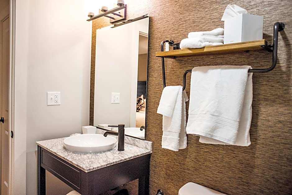 Hi-Ho: A Hi-Tech Hotel