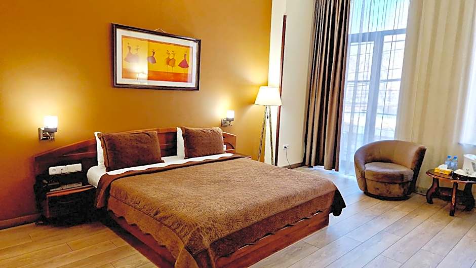 Ararat Hotel