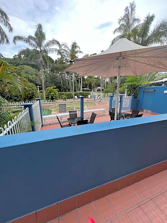 White Crest Apartments