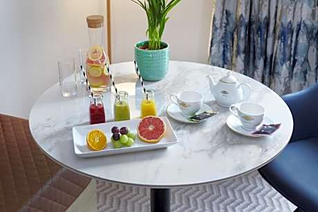 Junior Wellness King Suite