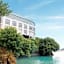 Toba Grand Hotel