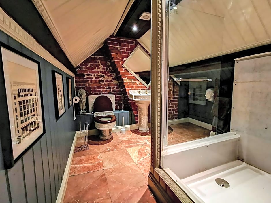 Cedar House Boutique B&B