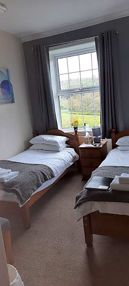 Photo 1 of 6 of Triple Room-Ensuite
