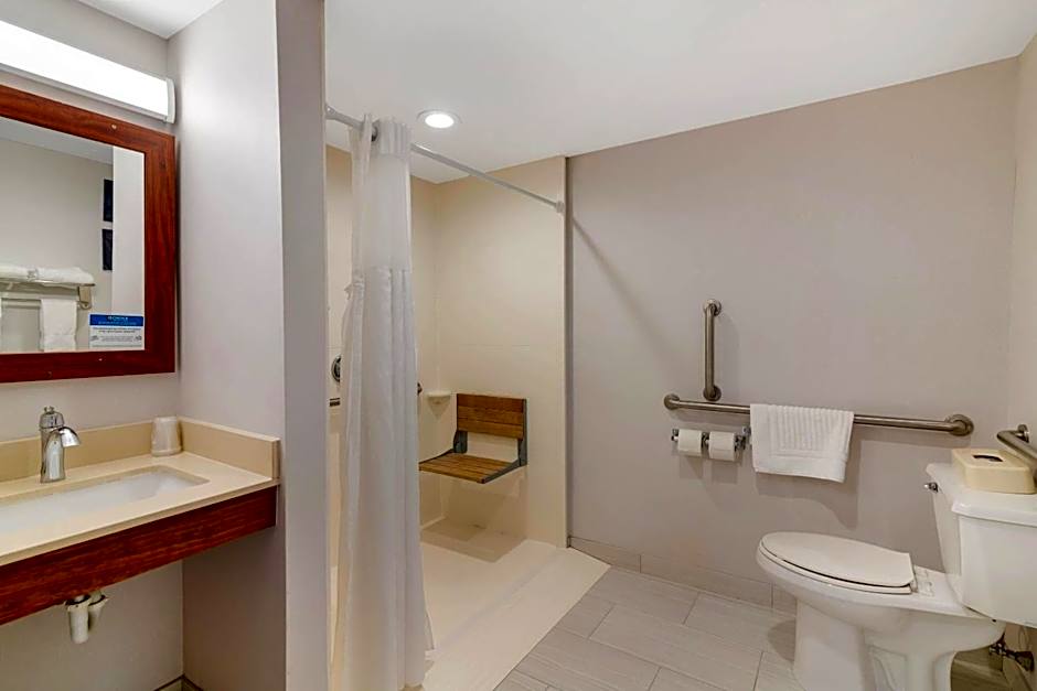 Comfort Inn Manchester Airport