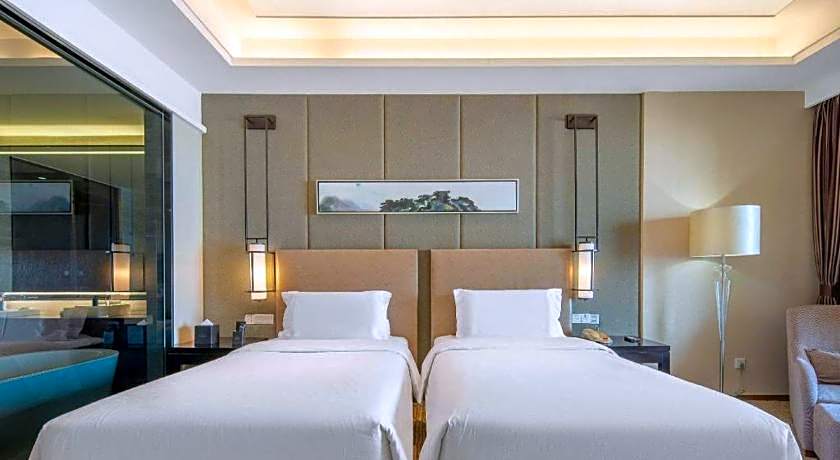 Haiyang Shenglong Jianguo Hotel