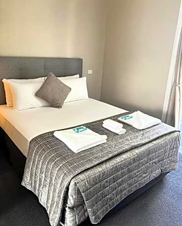 Deluxe Double Room with Shower