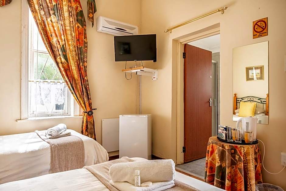 Karoo Ouberg Guest Lodge