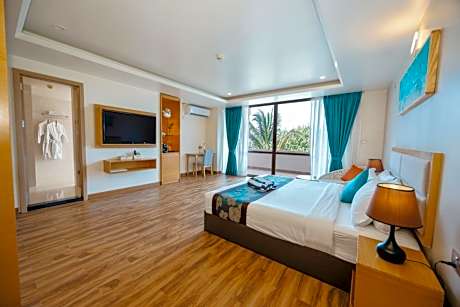 Executive Suite (10% off on Spa, Scheduled Excursions and Romantic Dinners [Terms and Conditions apply])