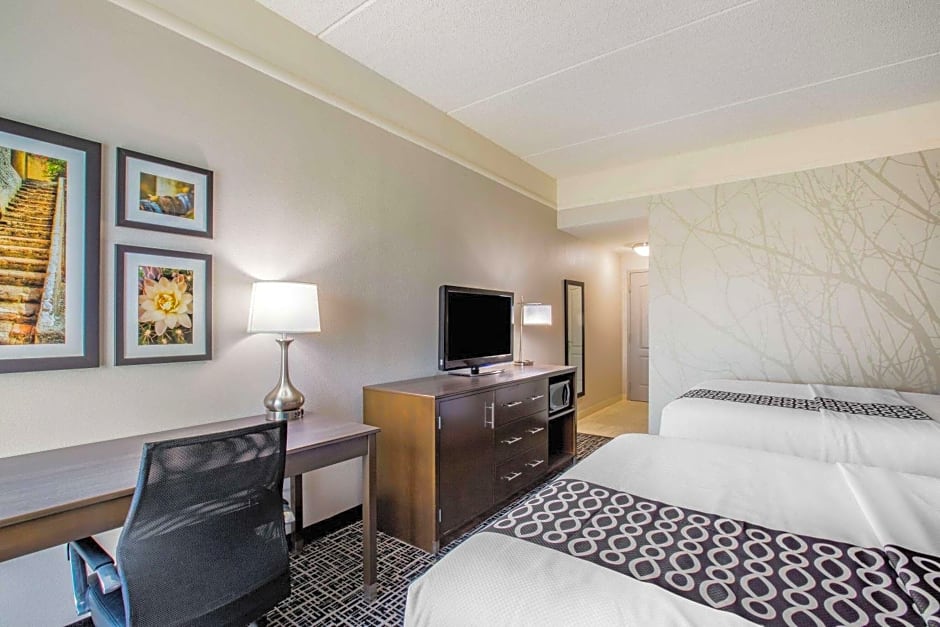 La Quinta Inn & Suites by Wyndham Mission At West Mcallen