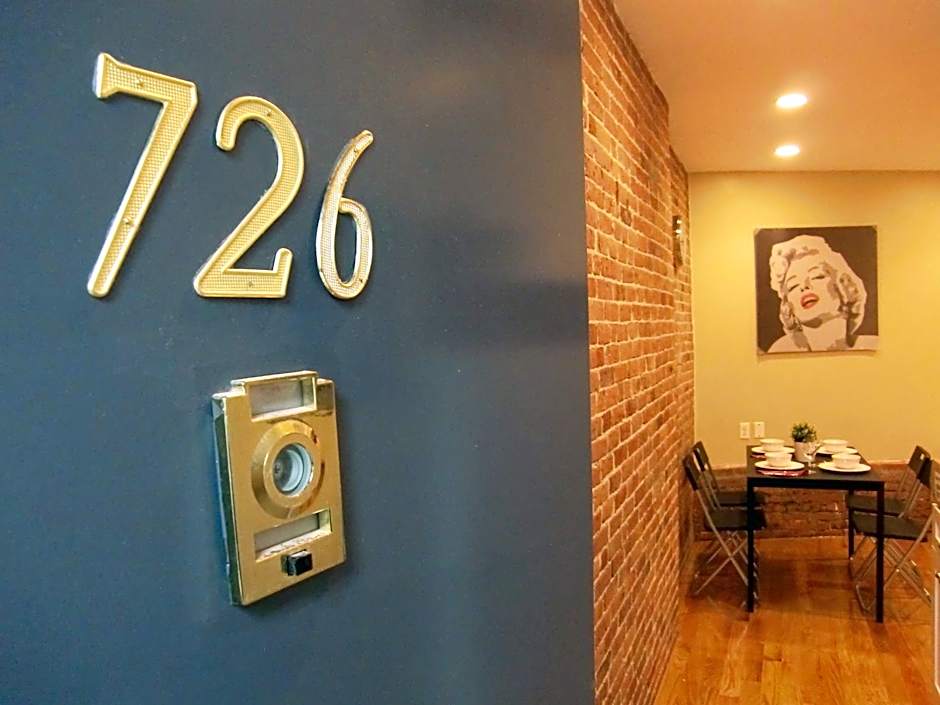 Studios Midtown Manhattan