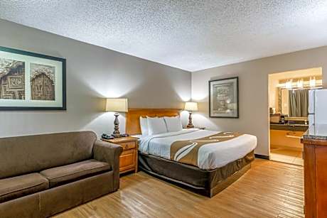 Standard King Room - Non-Smoking