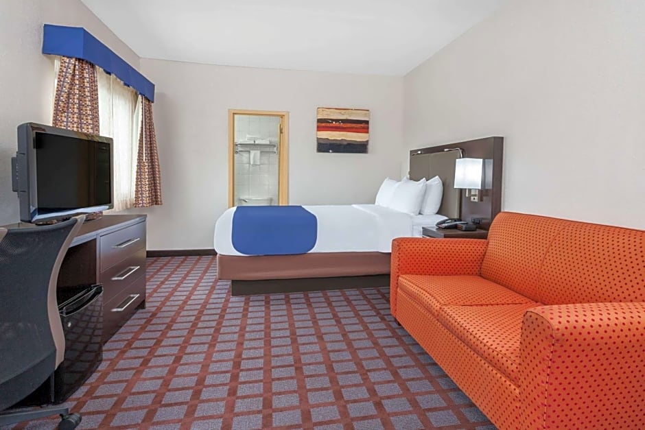 Days Inn by Wyndham Woodbury Long Island