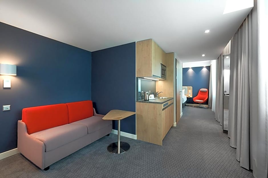 Holiday Inn Express And Suites Basel Allschwil By IHG