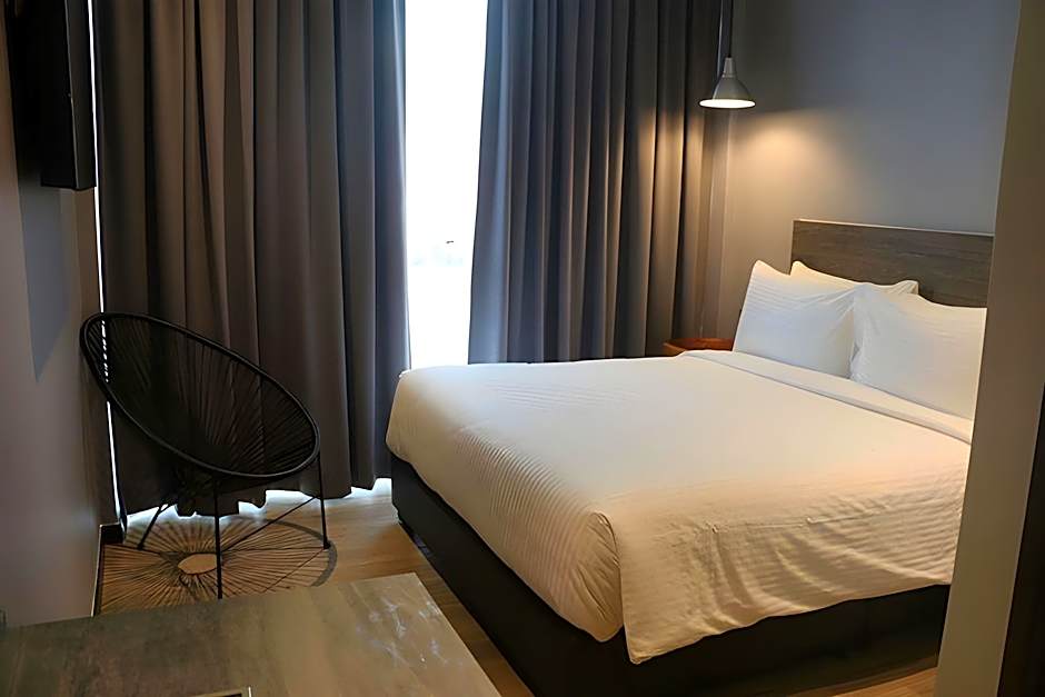Urban H Hotel