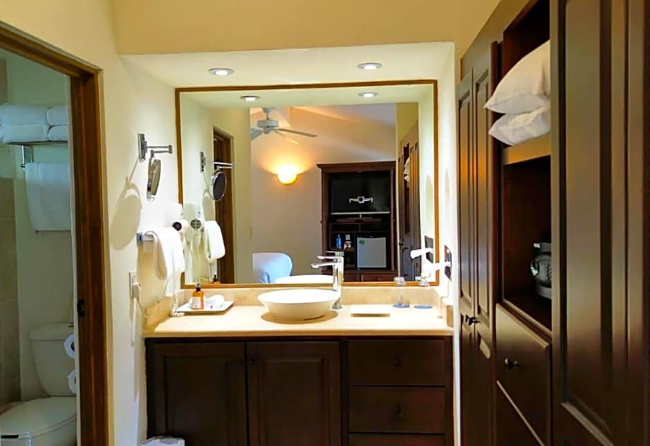 Punta Pescadero Paradise Hotel & Villas