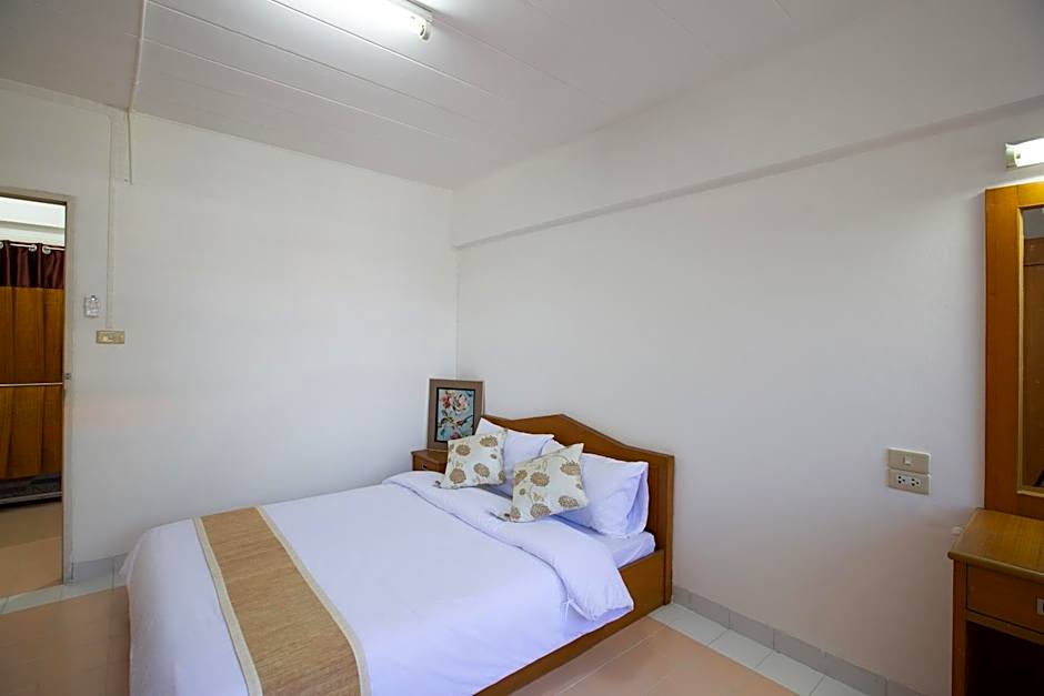 D haus Ngamwongwan Residence