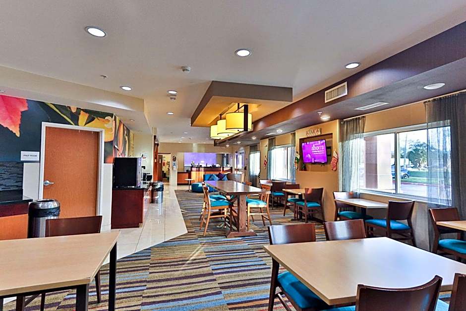 Comfort Inn & Suites