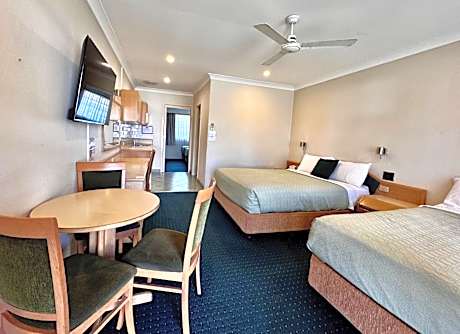 Colonial Terrace Motor Inn