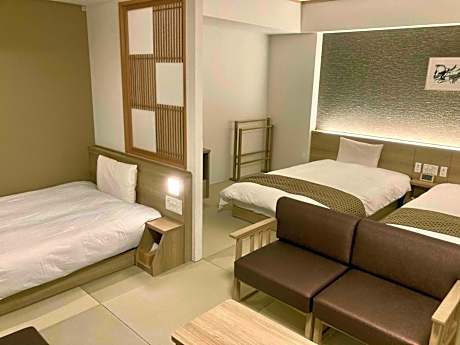 Triple Room with Terrace