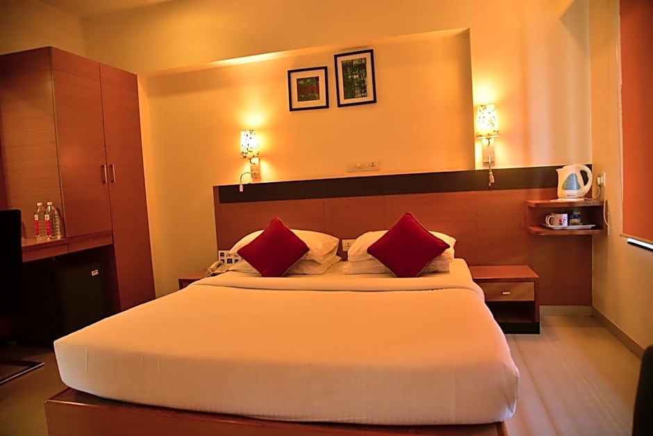 Hi 5 Hotel & Experience