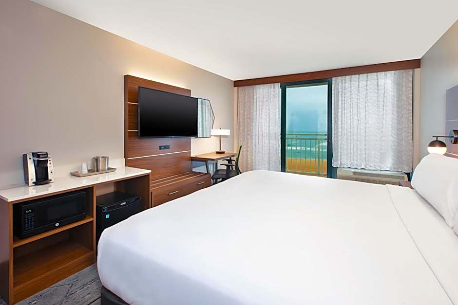 Holiday Inn Express & Suites VA Beach Oceanfront, an IHG Hotel