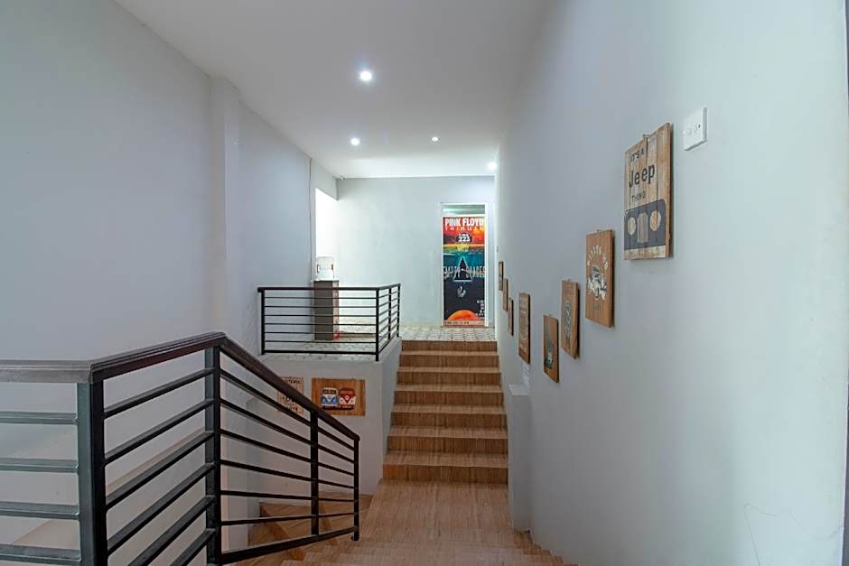 OYO 3283 Bwalk Hotel