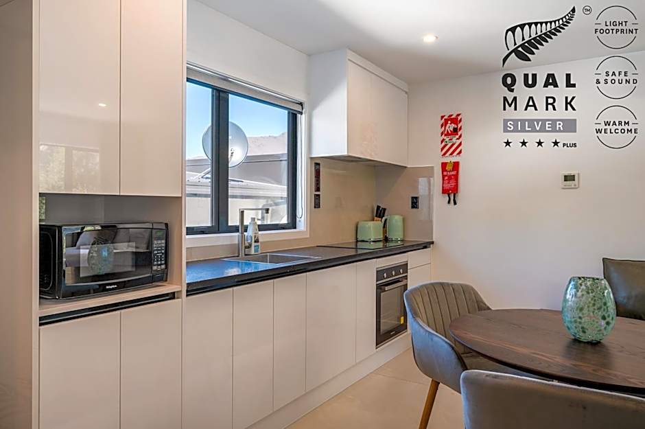 Luxe Suites & Apartments