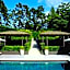Huka Lodge, Beckons