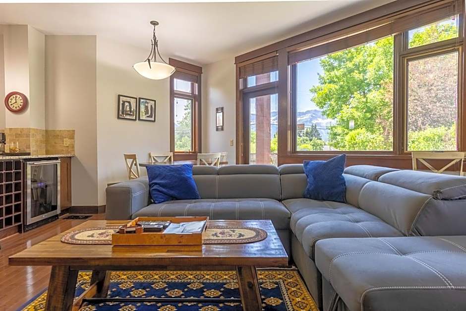Luxurious 901 Condos by Fernie Central Reservations