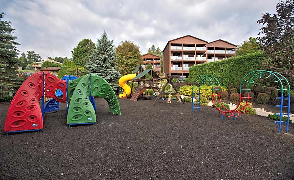 The Lodges at Cresthaven