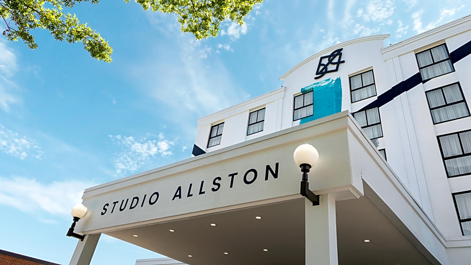 Studio Allston Hotel