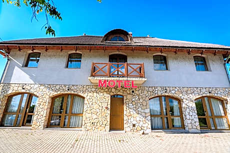 Tekergő Motel és Étterem