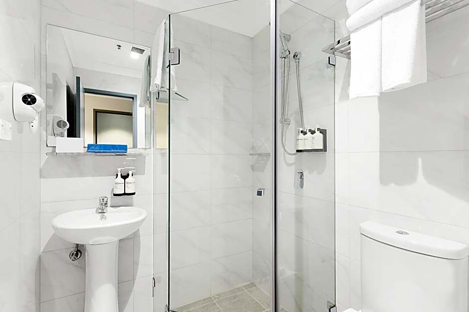 Breakfree on Broadway Sydney