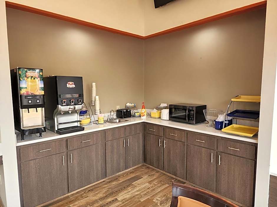 Days Inn by Wyndham Clemson