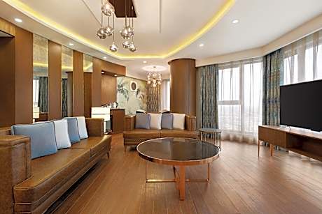 King Presidential Suite with One Kind Bed and Two Twin Beds -  Non-Smoking