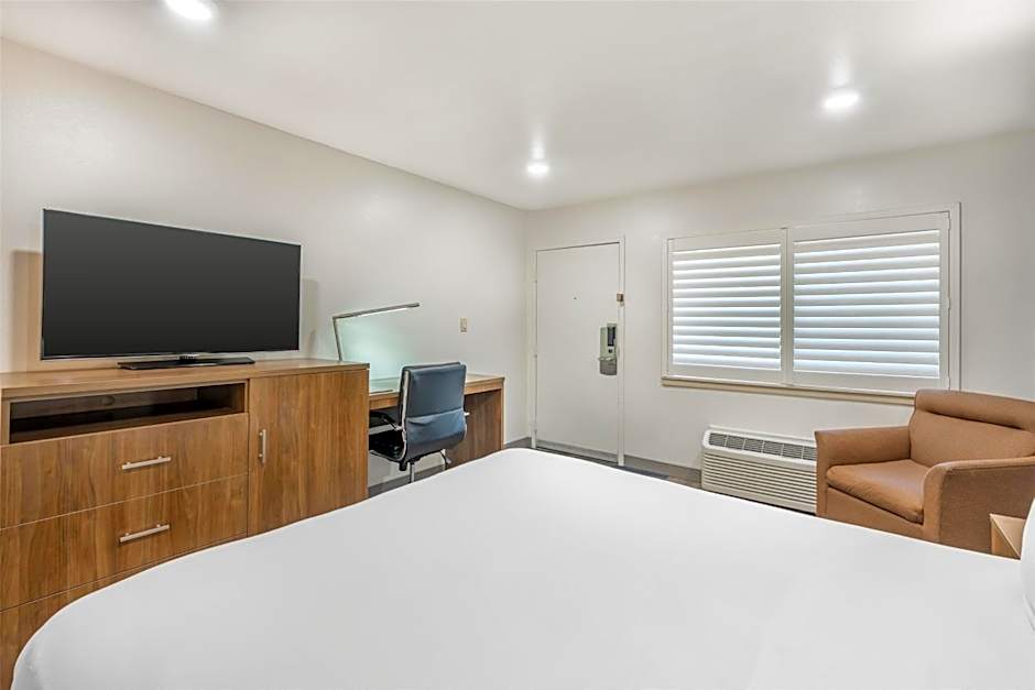 Best Western Plus Clocktower Inn