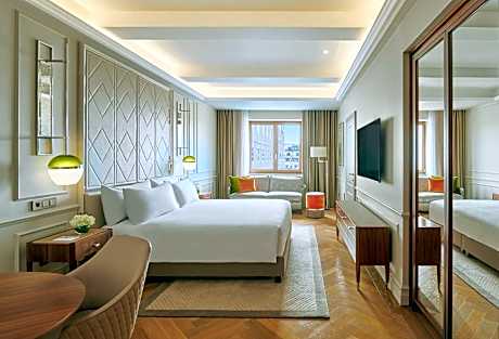Premium Corner King Room