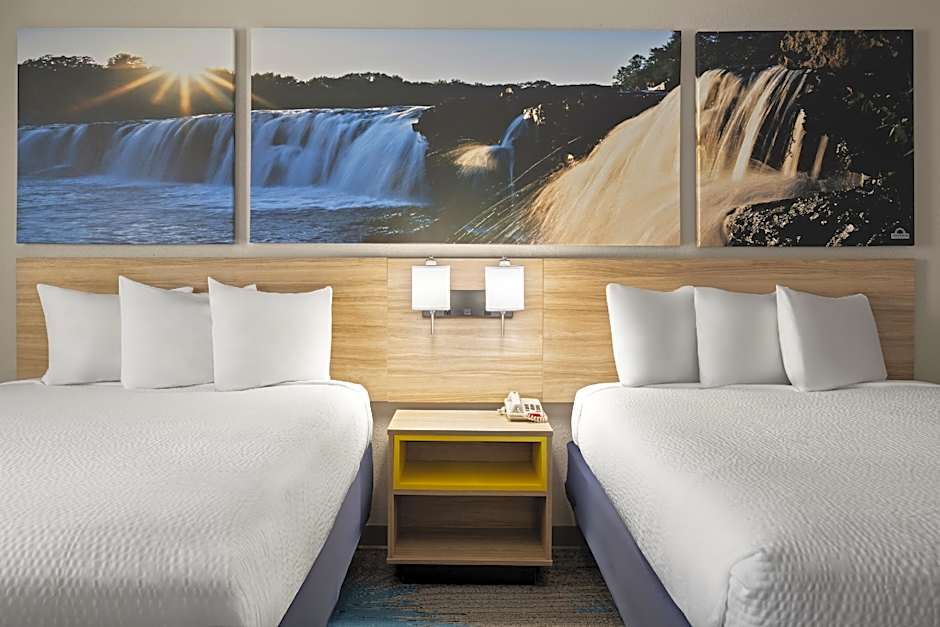 Days Inn by Wyndham Jamestown