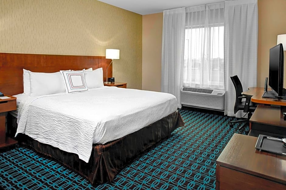 Fairfield Inn & Suites by Marriott Lansing at Eastwood