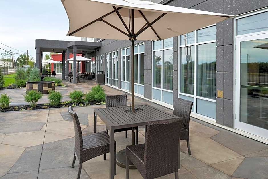 Courtyard by Marriott Saskatoon Airport