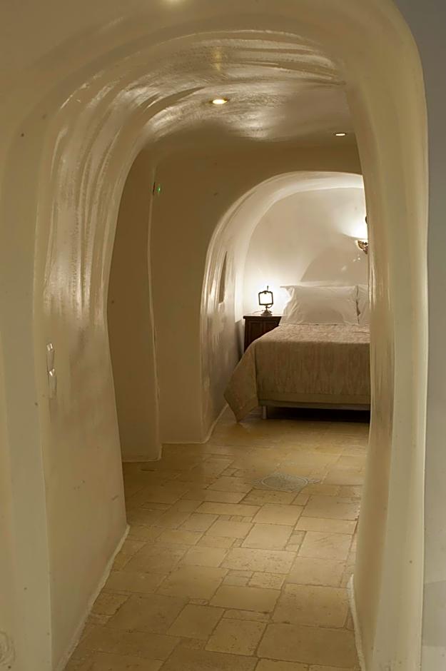 Heliophos Boutique Caves