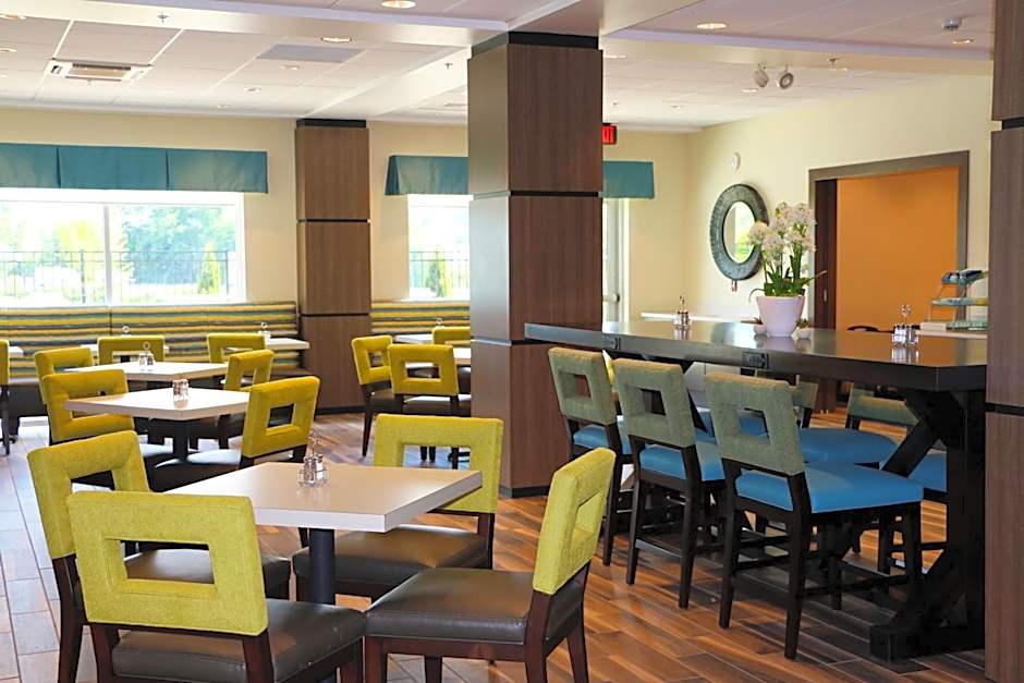 Holiday Inn Express & Suites Hendersonville SE - Flat Rock By IHG