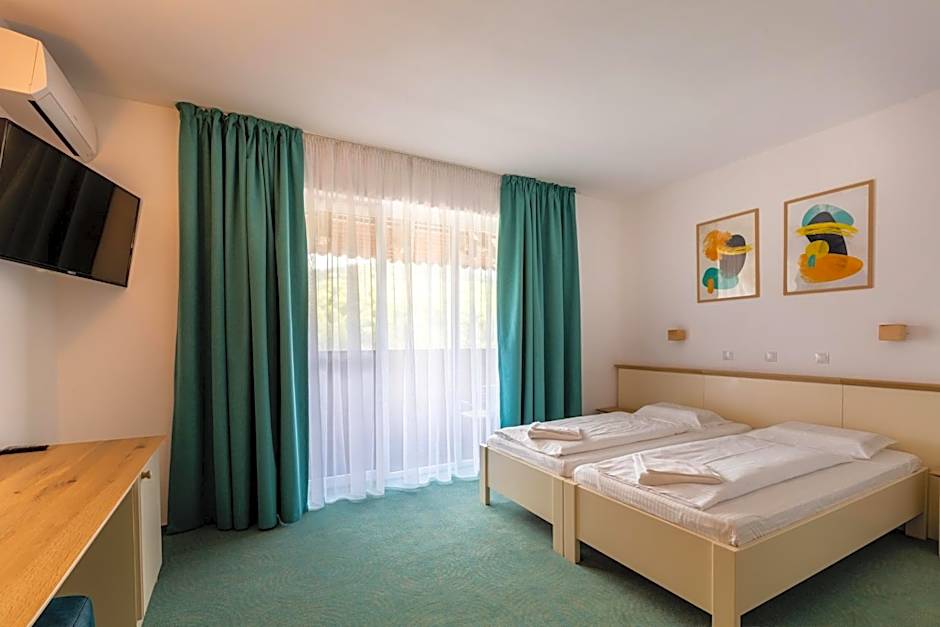 Complex Pastravaria Albota