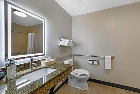 King Room - Mobility Access/Hearing Accessible