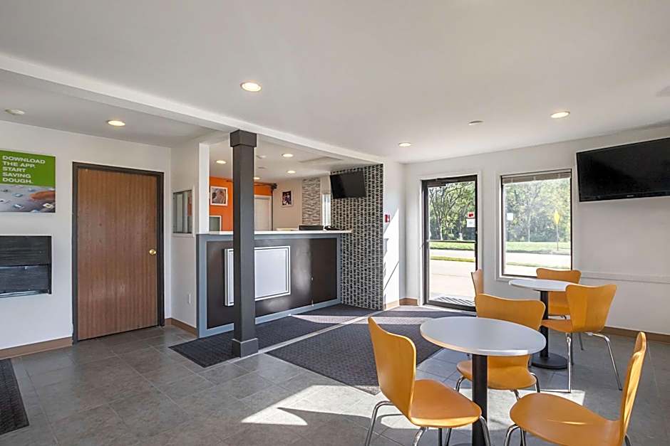 Motel 6-Marshalltown, IA