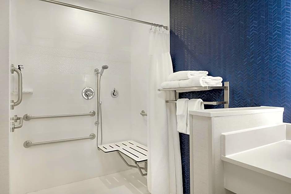 Fairfield Inn & Suites by Marriott Cincinnati Uptown/University Area