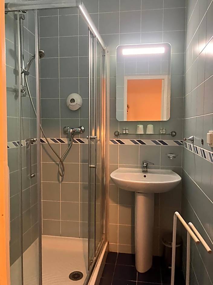 Hotel César Centre-ville Gare Charleville-Mézières