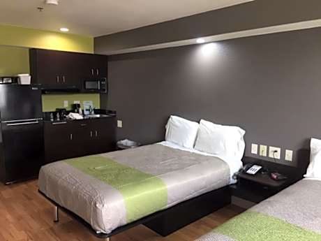 Deluxe Quadruple Room - Non-Smoking